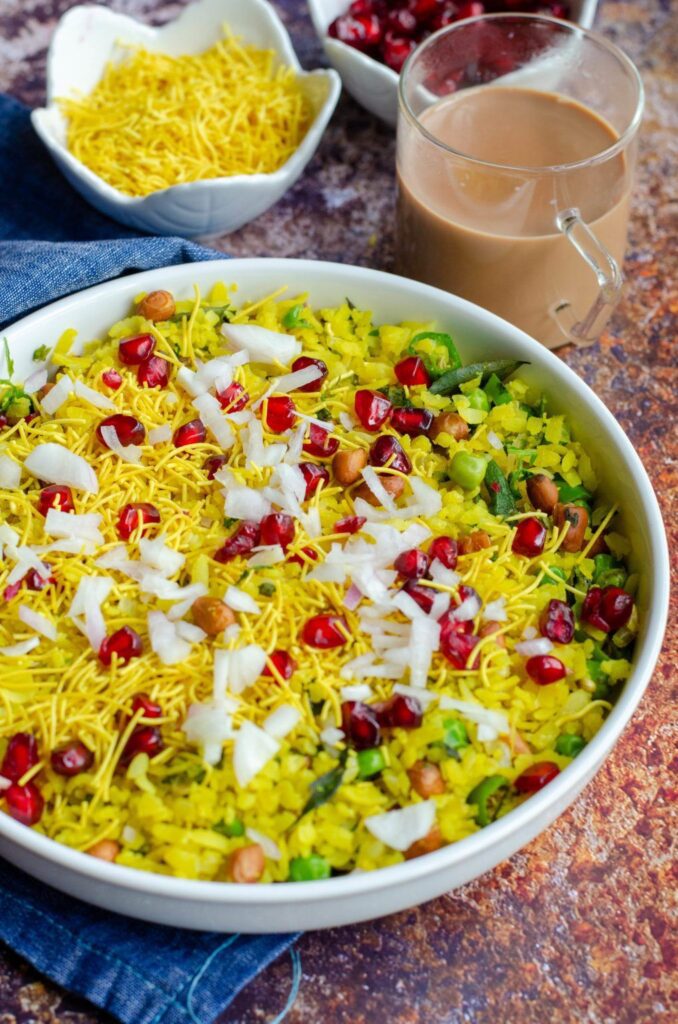 https://nehasvibe.com/how-to-make-kanda-poha-at-home/