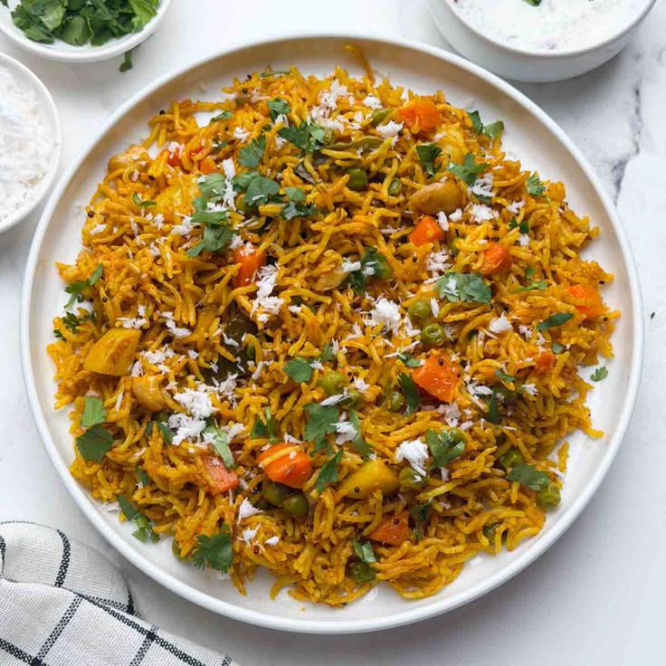 https://nehasvibe.com/authentic-maharashtrian-wedding-style-masale-bhat/