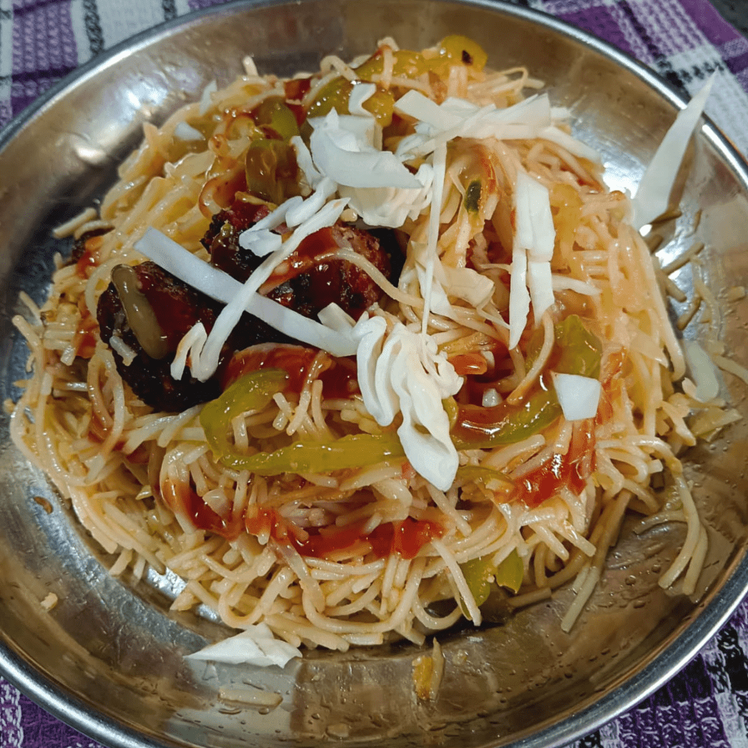 https://nehasvibe.com/easy-homemade-chowmein-recipe/
